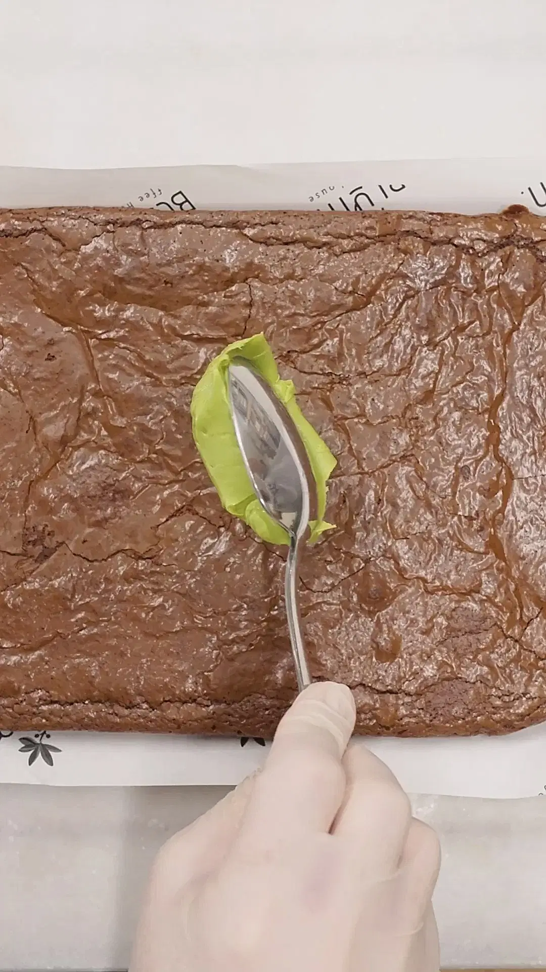 Belçika Çikolatalı Antep Fıstıklı El Yapımı Brownie | Glutensiz | 12 Kişilik